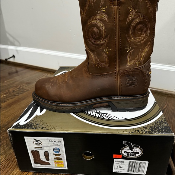 New in the box men's Georgia boots - Picture 2 of 3